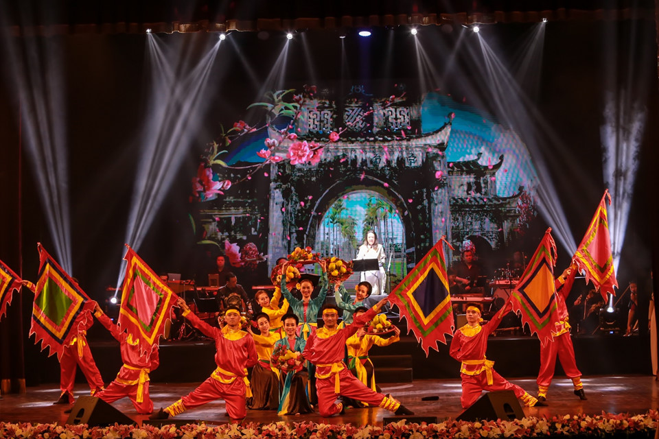 Quang Lê liên tiếp đề nghị ca sĩ nhạc đỏ Trọng Tấn hát Bolero